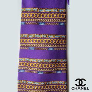 CHANEL Men's Vintage Tie 100% Silk Made in Italy Purple with chain pattern